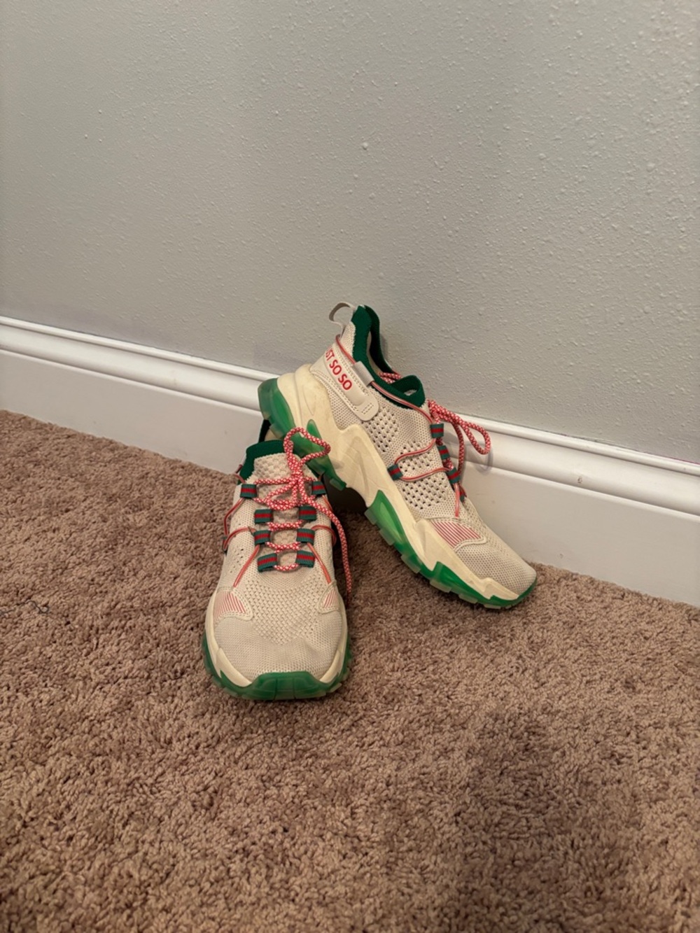 Just So So Athletic Trail Sneakers in Cream & Green with Coral Laces size 39